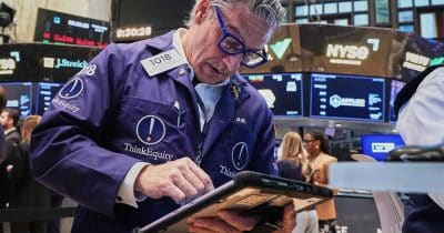 Bitcoin Drops Alongside Tech Stocks as S&P 500, Nasdaq Slide