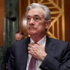 US-Iran Tensions Could Force Fed to Delay Rate Cuts Into 2026