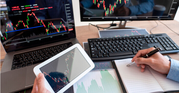 Hyperliquid Drops 11% as Crypto Fear Index Hits 15, Regulatory Pushback Heats Up