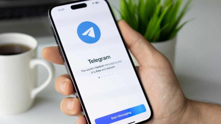 Apple Removes Telegram from App Store; CEO Cites AI-Altered Content in Extortion Attempt