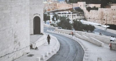 Israel Assets Sink as Peace Talks With Iran Rattle Investors