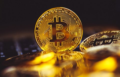 Spot Bitcoin ETFs See $225M Outflow as Iran Tensions Rattle Markets