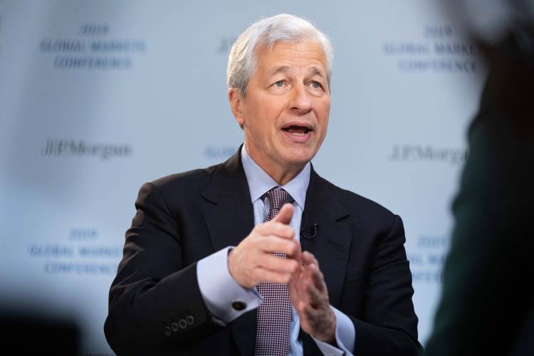 JPMorgan’s Dimon Blasts CLARITY Act, Calls Coinbase CEO ‘Full of Shit’
