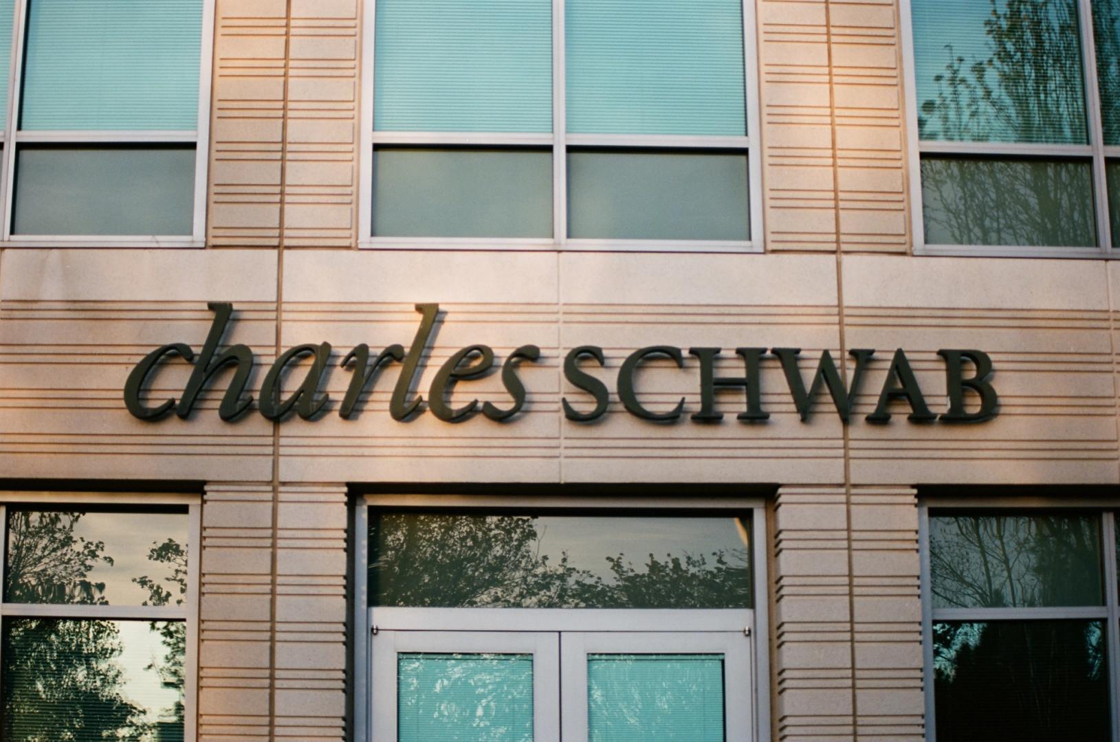 Schwab Plans S&P 500 Event-Based Options, Jumping Into Prediction Markets