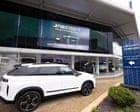 EU Caps Chinese Hybrid EV Imports at 350,000 a Year, Halving Market Share