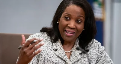 Fed Governor Cook Warns AI Could Stoke Inflation, Undermine Financial Stability