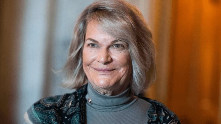 CLARITY Act Heads for July Hearings as Lummis Pushes Senate Floor Vote