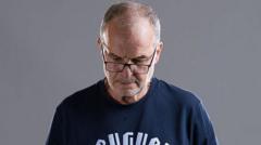 Marcelo Bielsa Refuses to Smile for World Cup Photo; Crypto Traders See a Lesson in Stoicism