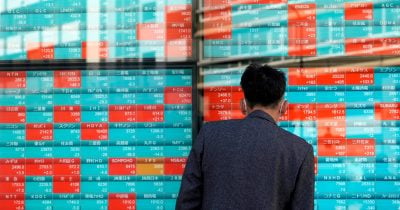 Bitcoin Slips in Early Asia Trading as Rate-Hike Fears Return