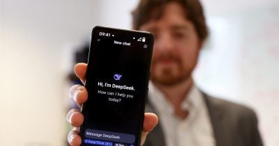 DeepSeek Resumes $8B Funding Round as Monolith Management Enters Talks