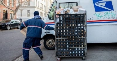 US Postal Service Avoids Cash Depletion After Freeze on Retirement Contributions
