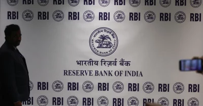 RBI Holds Key Rate at 5.25%, Unveils Measures to Prop Up Rupee