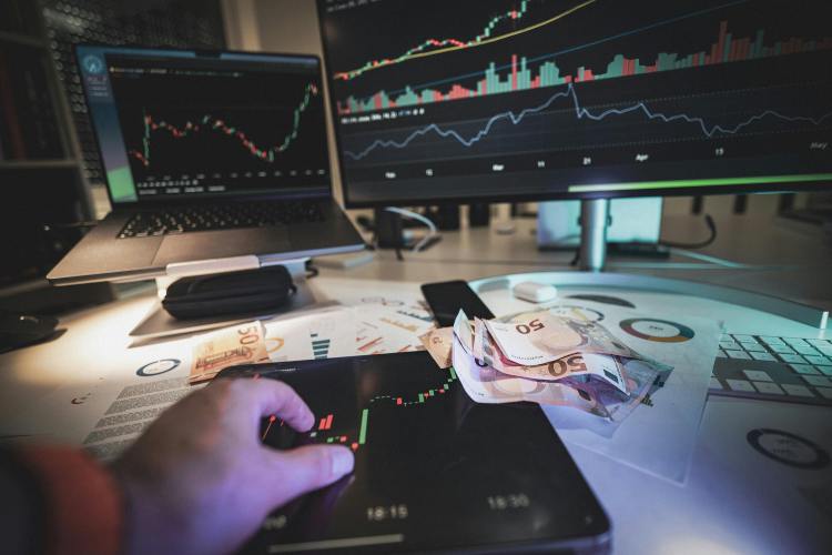 XRP Surges 4% as CLARITY Act Markup Fuels Optimism for Payment Coins