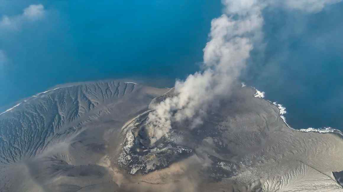 Anak Krakatau Eruption Strands 170,000 in Indonesia, Puts Crypto Remittances to the Test