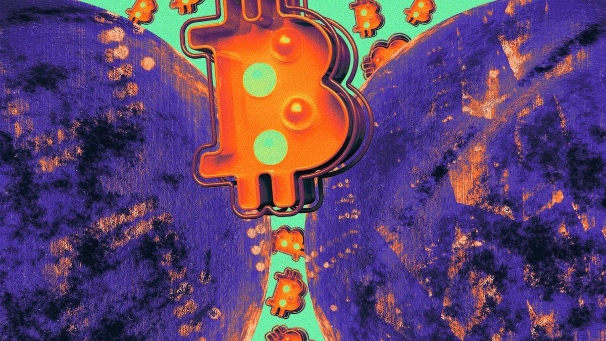 Spot Bitcoin ETFs Pull in $3.52B in August, Best Month Since September 2025