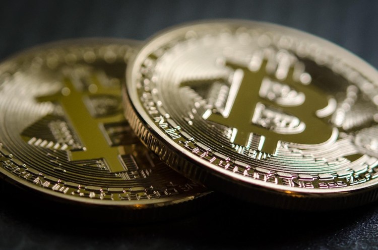 Bitcoin Faces 5:1 Long Liquidation Imbalance as Upward Momentum Fades