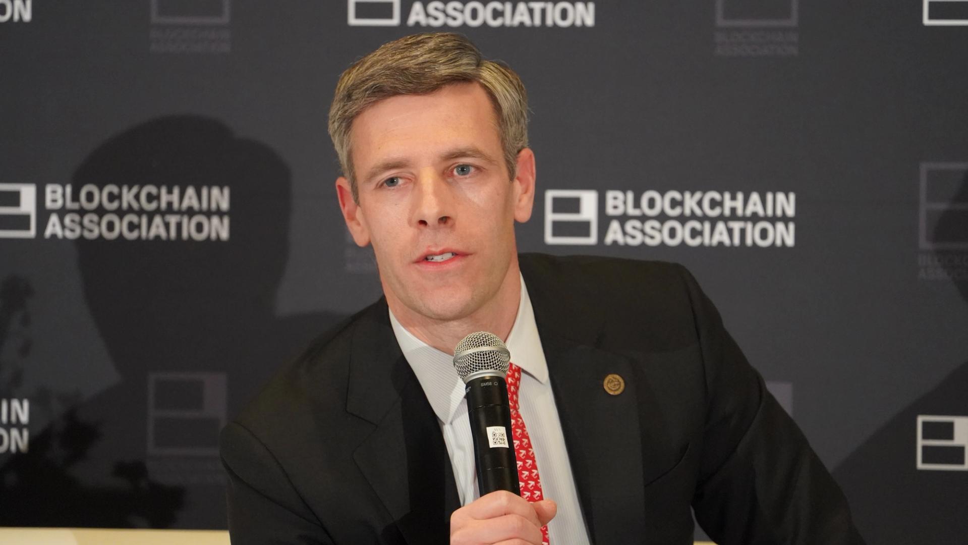OCC Chief Points to Democrats as Source of Political Pressure in World Liberty Charter Hearing