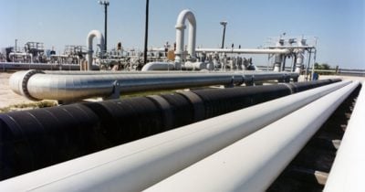 US Oil Reserves Drop to 43-Year Low