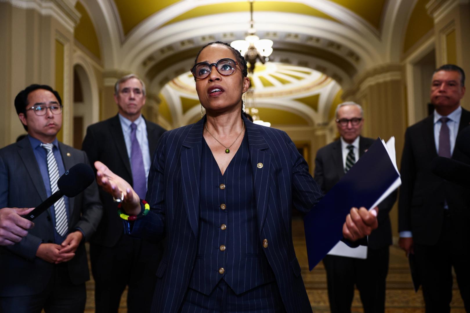 Democratic Lawmakers Say New Clarity Act Draft 'Falls Short' on Ethics