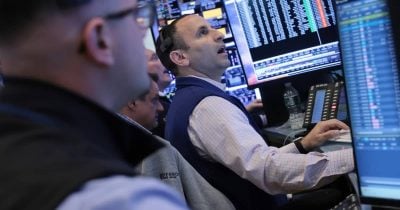 Barclays Tells Clients to Hedge Against Tech-Led S&P 500 Pullback