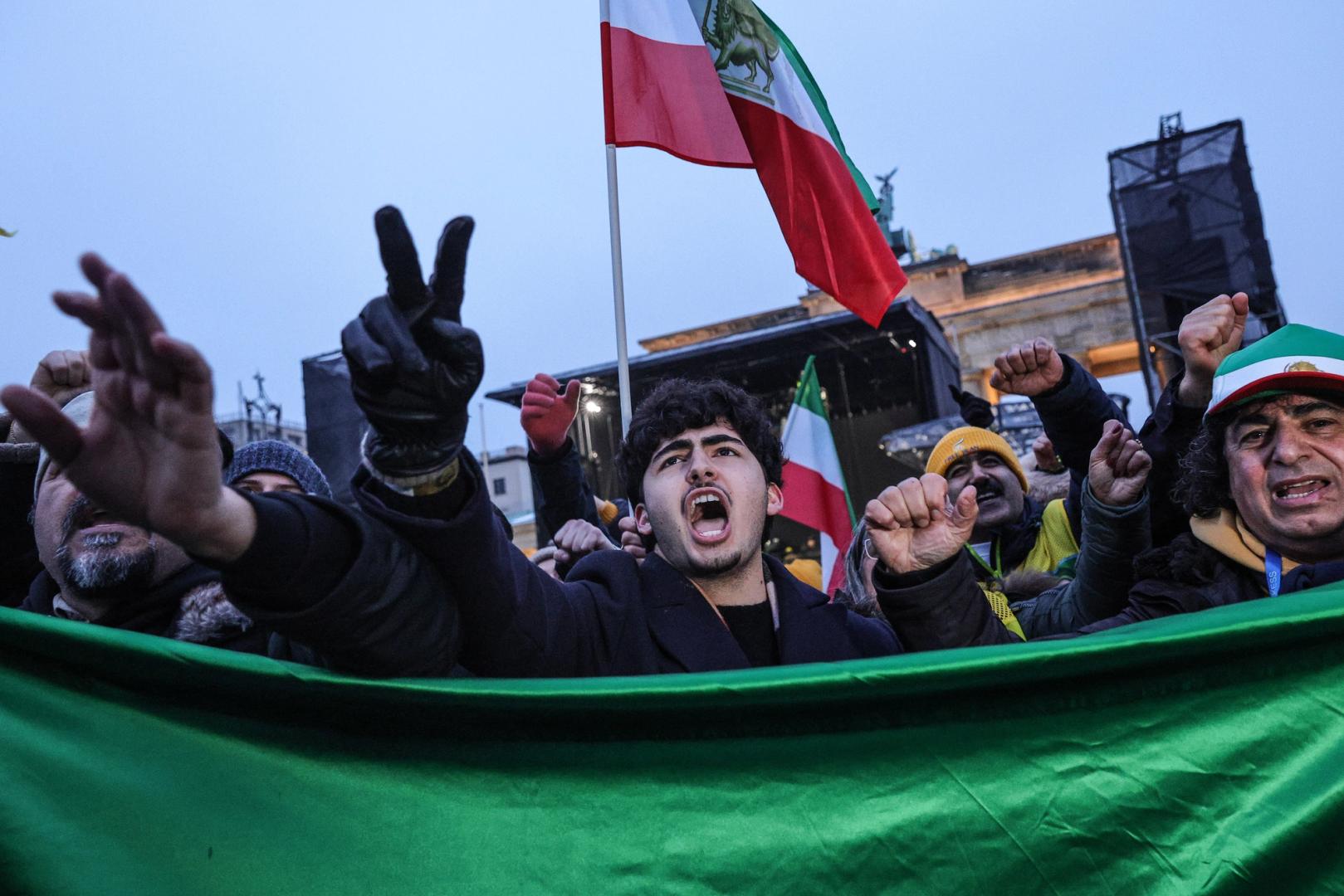 Iraner stürzen sich auf Bitcoin, während der Rial inmitten der Wirtschaftskrise zusammenbricht