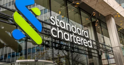 Standard Chartered Plans 7,500 Job Cuts, Shift to AI by 2030