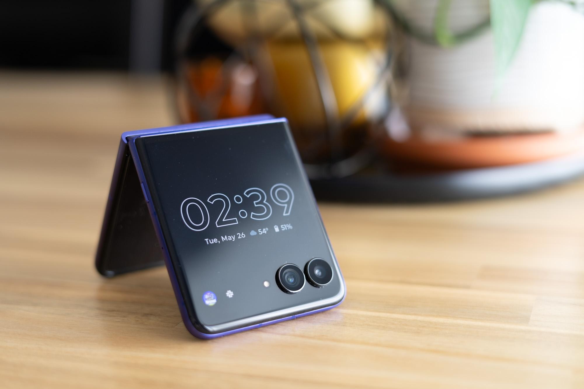 GrapheneOS to Officially Support Motorola Phones, Starting With Foldables Next Year