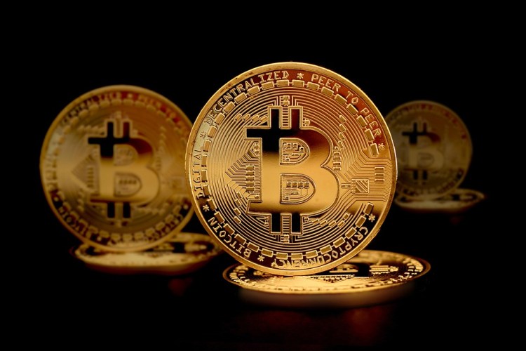 Bitcoin Sweeps Key Liquidity Levels as Large Investors Drive Market, Analyst Says