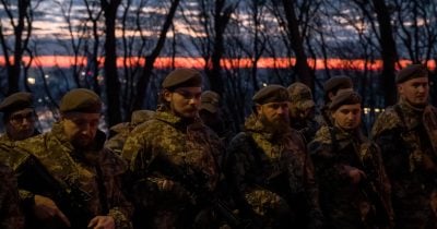 Ukrainian Soldiers Return Home in Belarus Prisoner Exchange
