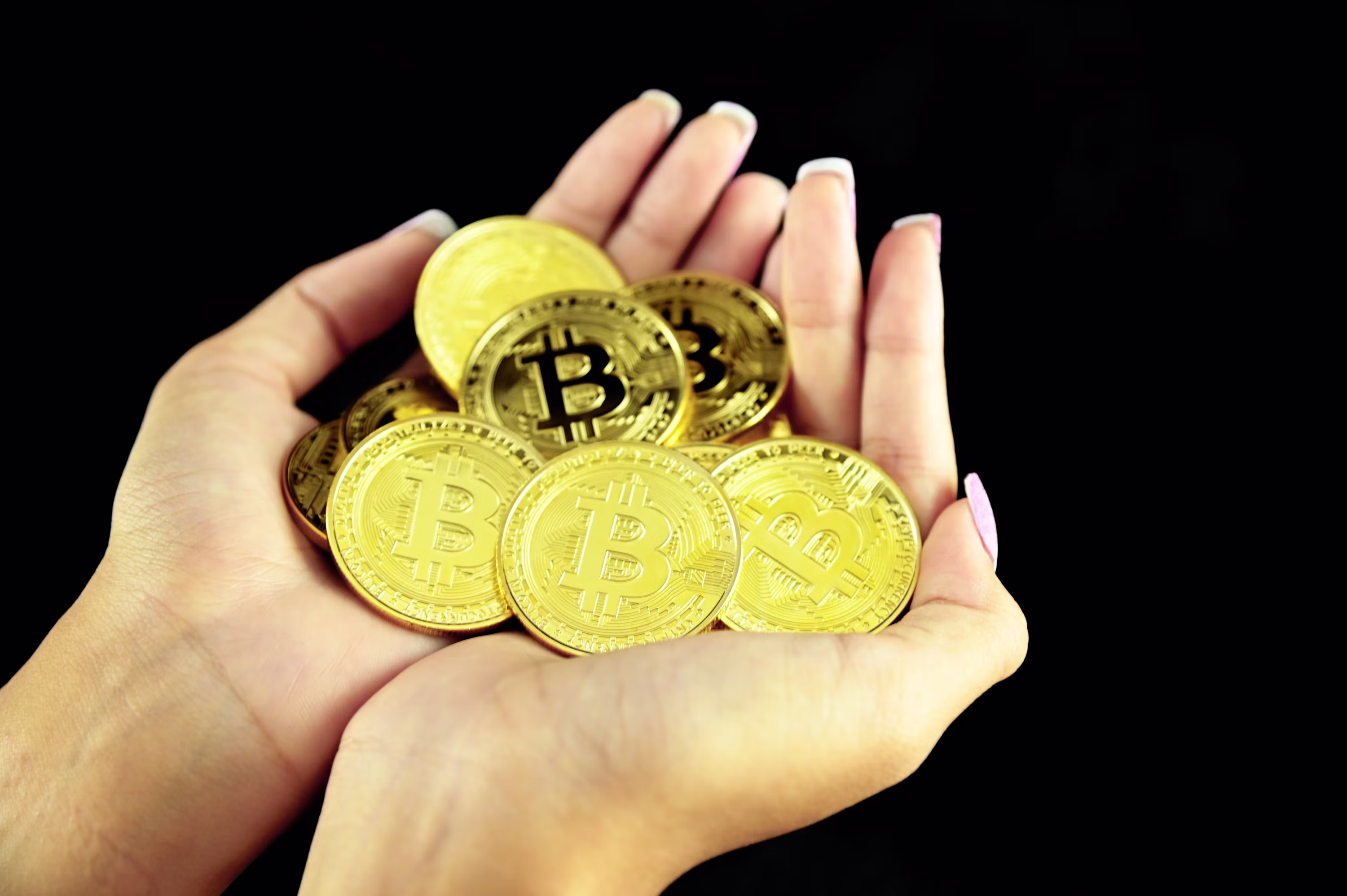 Bitcoin's 50% Decline Opens $60K Accumulation Zone, but Coutts Warns of Further Downside
