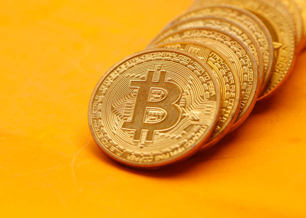 Bitcoin analysts split on direction: $160,000 target vs. drop to mid-$60,000
