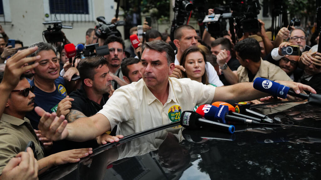 Bolsonaro Family Surges in Brazil's Election as Flavio Tops Lula in First Round