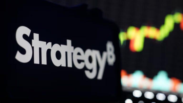 Michael Saylor’s Orange Dot Returns, Hinting at Another Bitcoin Buy