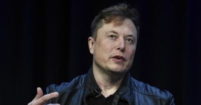 Musk's $1T Tesla Pay Package Could Speed Up Tesla-SpaceX Merger