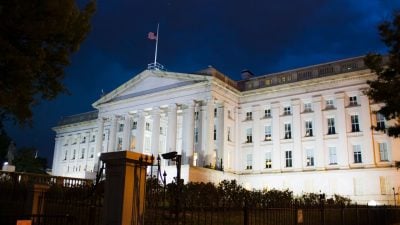 DeFi Protocols Shift to Dividends and Buybacks as Sector Matures