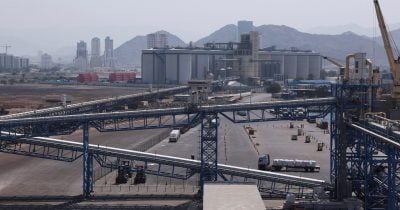 Iran Explores Pakistani Ports to Bypass US Blockade, Official Says