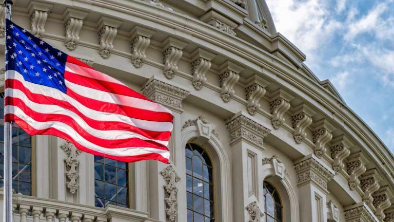 Senate Democrats Say CLARITY Act Loopholes Let Trump Profit From Crypto Policy