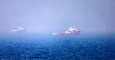 US and Iran Pursue Strait of Hormuz Compromise as Military Option Remains on Table