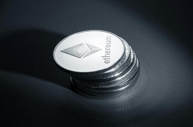 Ethereum Dips Below $2,300 as Whale Holdings Drop 21.5% Since October