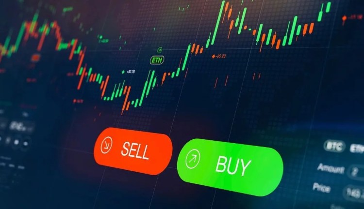 Ethereum Holds Key Support as Analyst Targets $2,300 Bounce