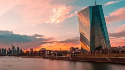 ECB: Euro Area Firms Turn to Bonds and Cash to Fund AI Push