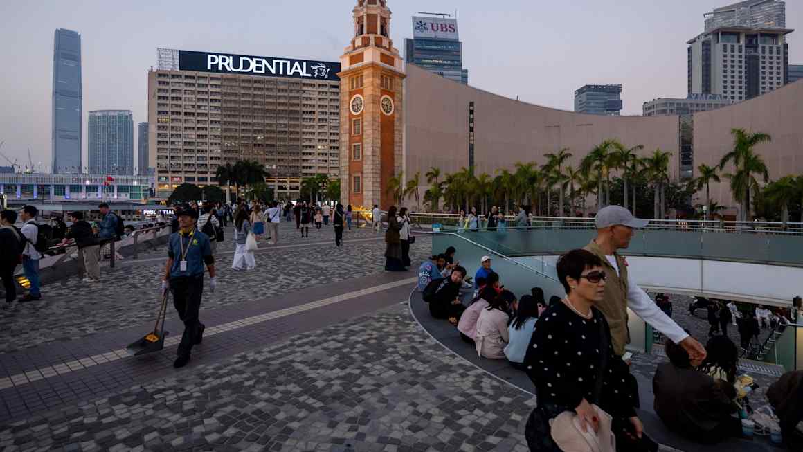 Hong Kong Dethrones Switzerland as Offshore Wealth Hub, but Crypto Decouples Amid Extreme Fear