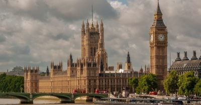 UK Signals Readiness for Binding AI Rules if Voluntary Pledges Fail