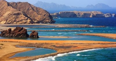 Iran Strikes UAE Oil Tankers in Omani Waters, Escalating US-Iran Tensions