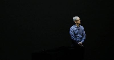 Apple Investors Press for AI Results as Cautious Rollout Strains Patience