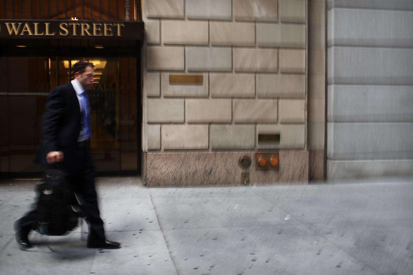 Institutions Maintain Crypto Exposure Despite Trillion Dollar Market Erasure