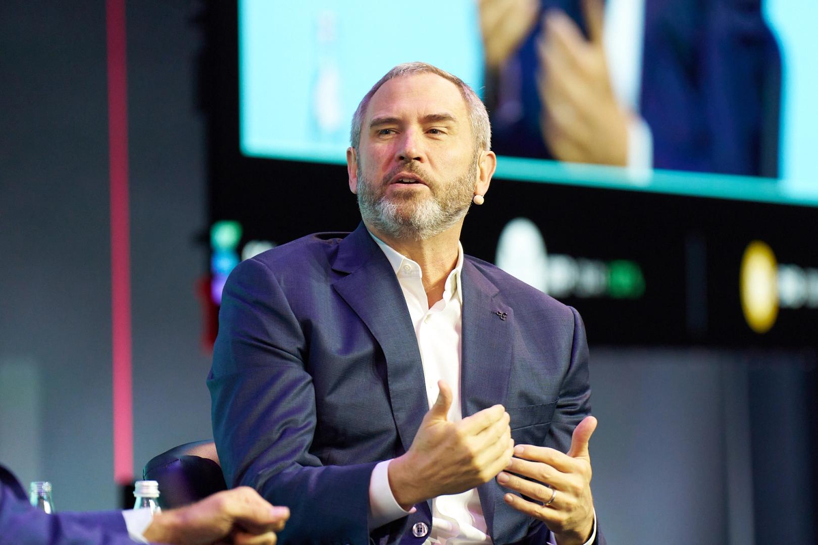 Ripple CEO'su Brad Garlinghouse, Kripto Piyasa Yapısı Netleştirme Yasası'nın Hayatta Kalabilmesi İçin Bu Ay İçinde Senato Oturumu Gerektiğini Uyardı
