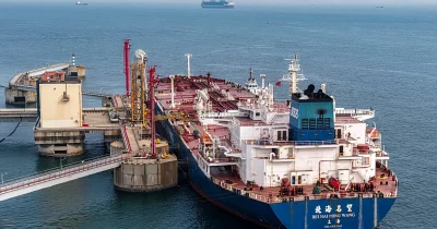 China Industrial Profits Jump 24.7% in April on AI Demand, Oil Prices