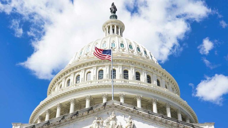 Franklin Templeton joins Blackrock, Fidelity, Goldman in backing crypto bill