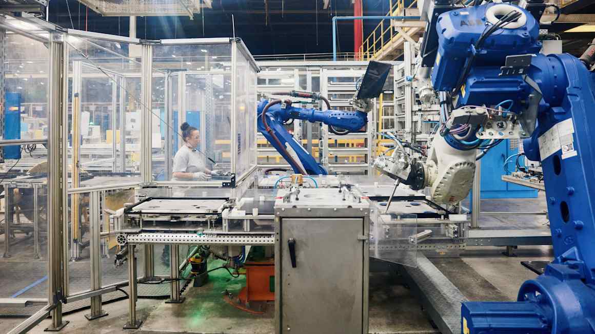 AI Manufacturing Boom Could Raise Power Costs for Bitcoin Miners